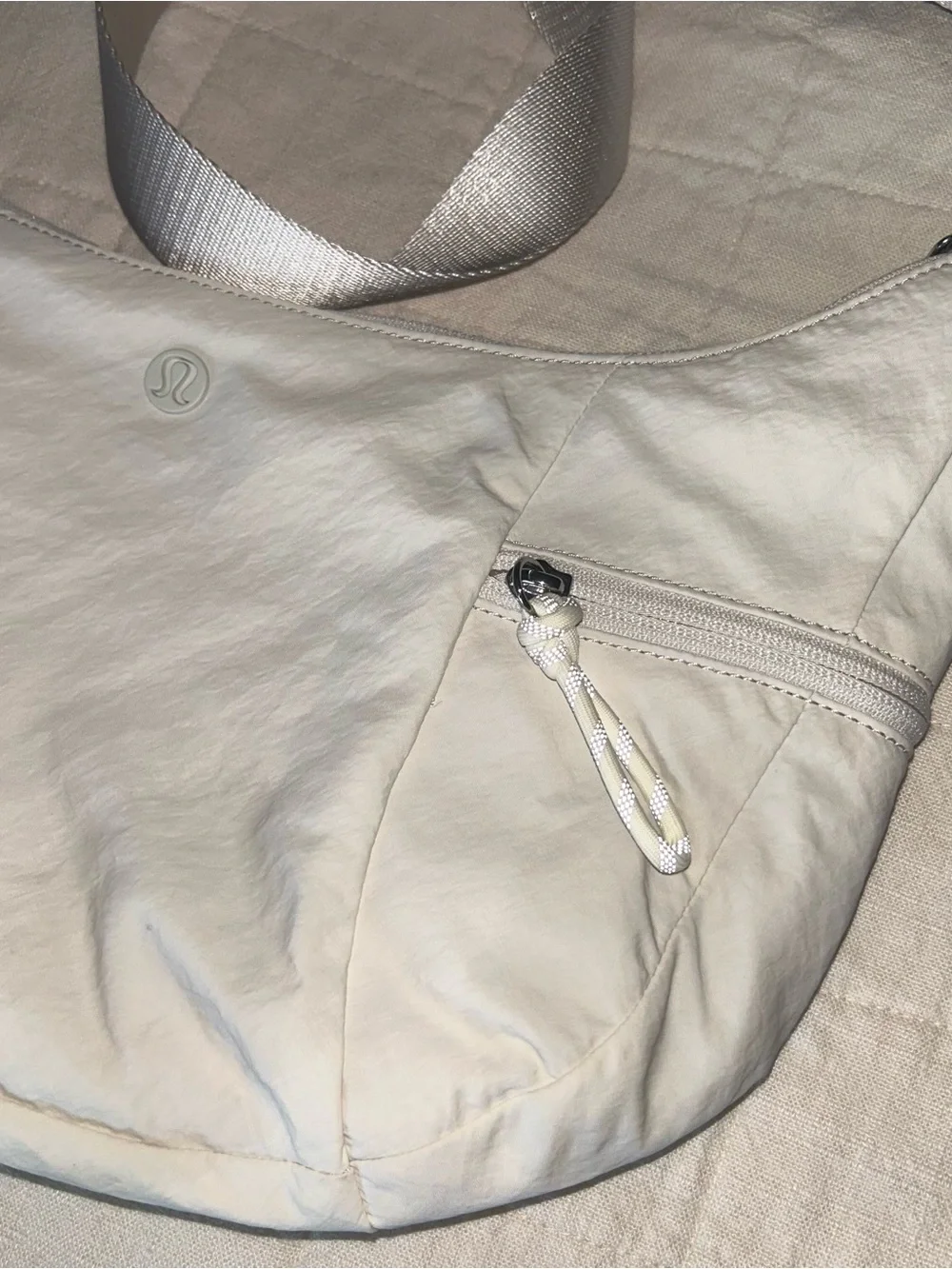 lululemon athletica Slouchy Sling Bag 6L